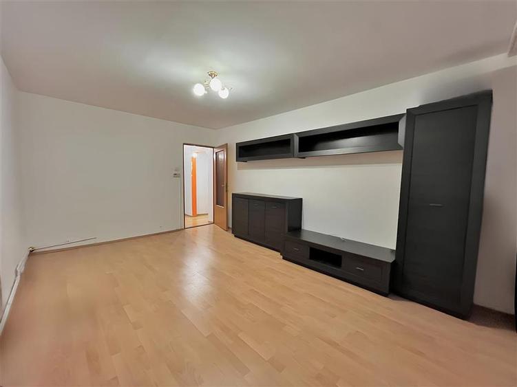 2 Camere Decomandate in Racadau la Etaj Intermediar - 2