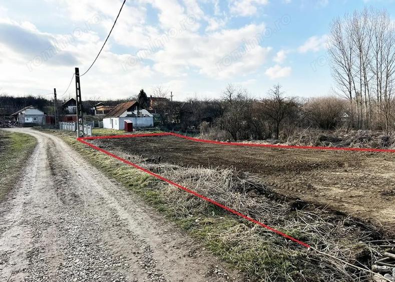 Loc de casa - teren intravilan parcelabil - 2248 mp. - Diosig - 1