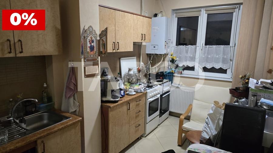 COMISION 0-Apartament de vanzare 4 camere 2 bai balcon parcare Lupeni - 1