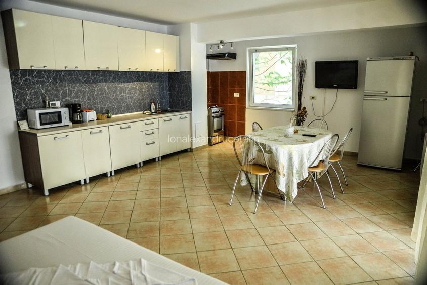 Statiunea Mamaia(Butoaie)- 3 camere decomandate, etaj parter cu balcon Statiunea Mamaia(Butoaie)- 3 camere decomandate, etaj parter cu balcon