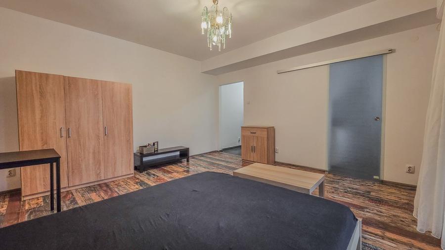 Garsonieră spațioasă de închiriat – Universitate | Str. Academiei - 3