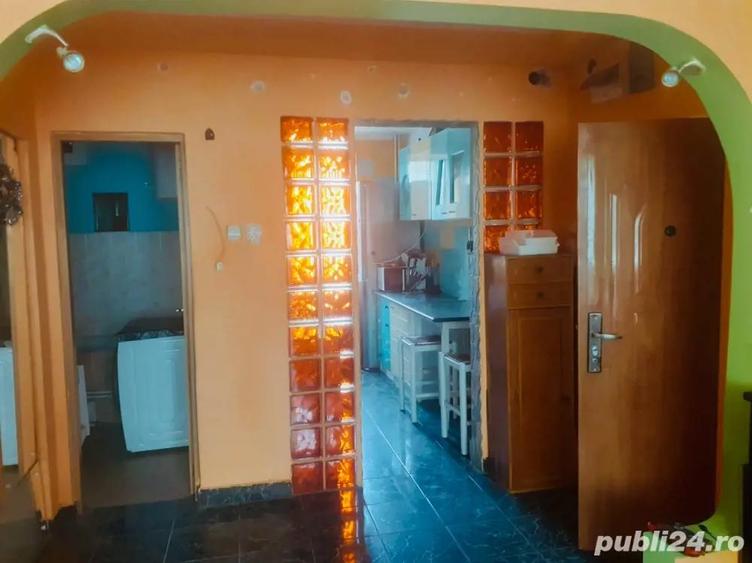 apartament cu 3 camere la Brad jud Hd - 2