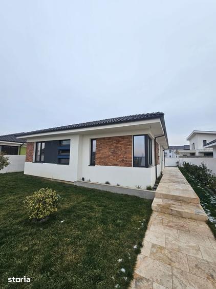Casă cu 4 camere cu Teren 440 Mp în Central