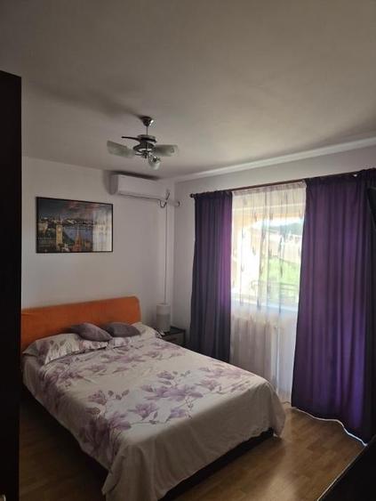 Apartament cu 2 camere semidecomandat, mobilat în Central