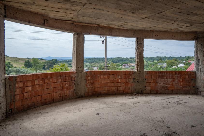 Casă individuală cu 8 camere cu Teren 595 Mp în Grigoreni