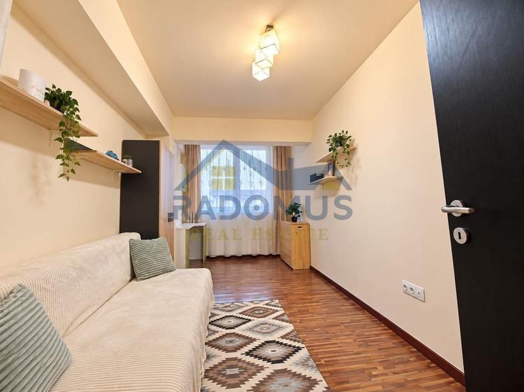 Apartament cu 3 camere decomandat, mobilat în 9 Mai