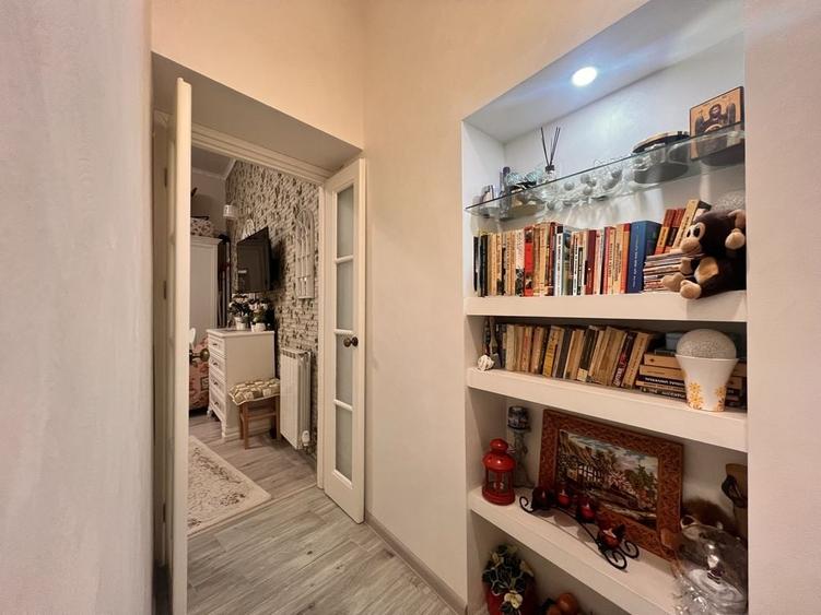 Apartament cu 2 camere decomandat în Universitate
