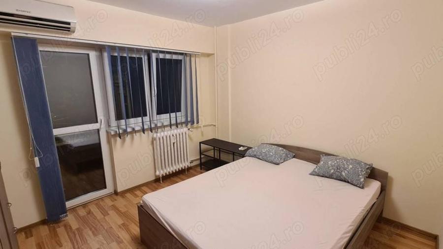 Apartament cu 3 camere semidecomandat în Universitate