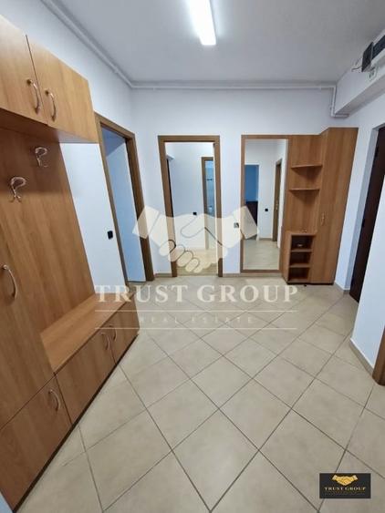 Apartament cu 3 camere decomandat, mobilat în Dacia