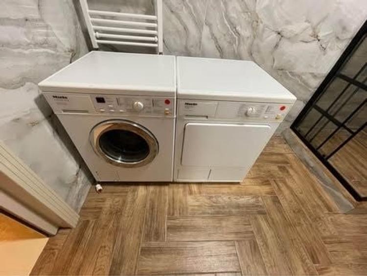 Apartament cu 2 camere semidecomandat, mobilat în Central