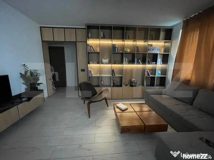 Apartament cu 3 camere semidecomandat în Central