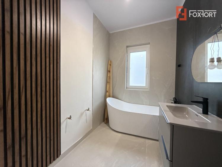Duplex cu 4 camere cu Teren 325 Mp în Covaci