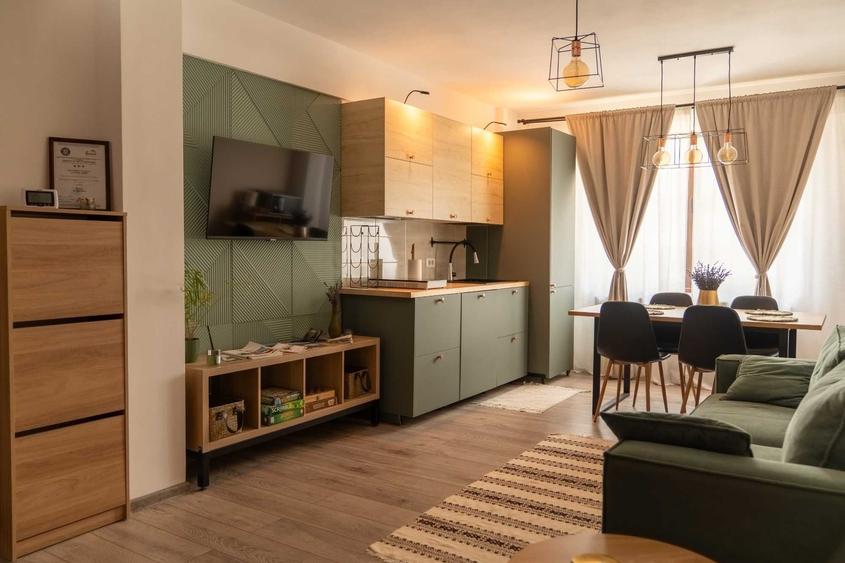 Apartament cu 2 camere decomandat în Central