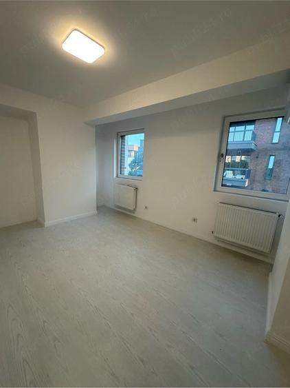 Apartament cu 2 camere semidecomandat în Cișmigiu
