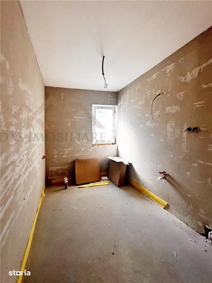 Casă cu 6 camere cu Teren 460 Mp în Recea