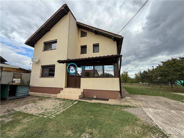 Casă individuală cu 4 camere cu Teren 980 Mp în Ariceștii Rahtivani