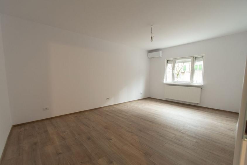 Apartament cu 2 camere decomandat în Soarelui