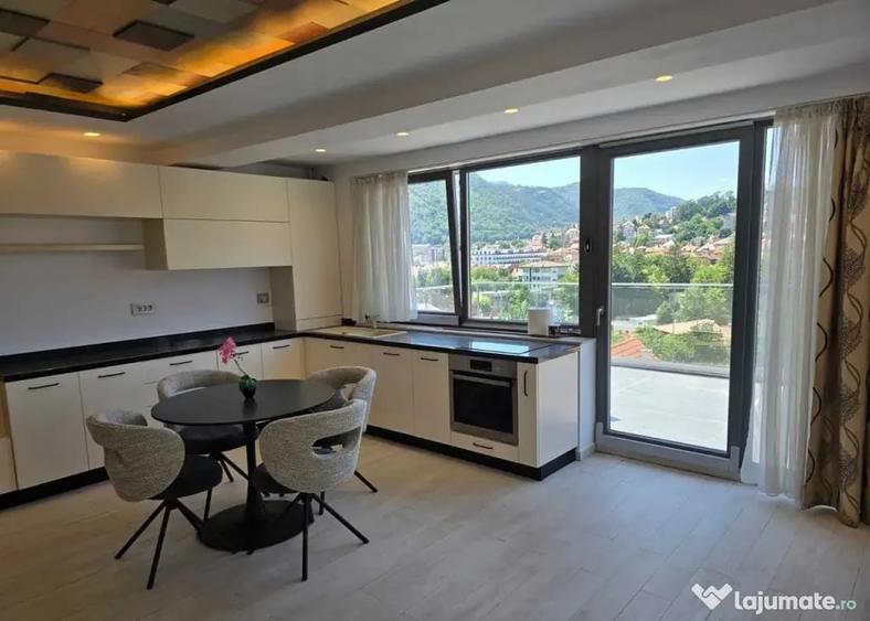 Apartament cu 2 camere decomandat în Centrul Istoric