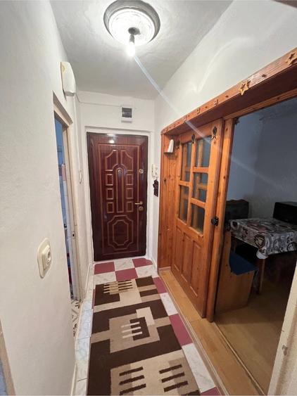 Garsonieră decomandată în Tolstoi