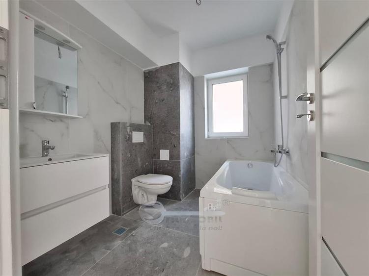 Apartament cu 3 camere decomandat în Galata