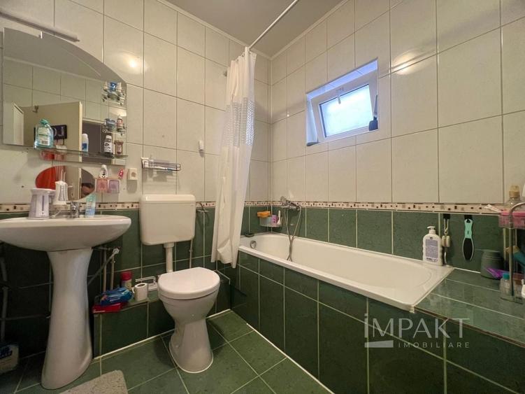 Casă individuală cu 6 camere semidecomandat cu Canalizare în Gheorgheni