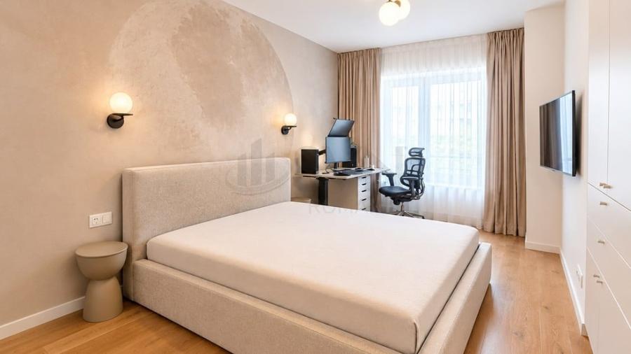 Apartament cu 3 camere semidecomandat în Aviației