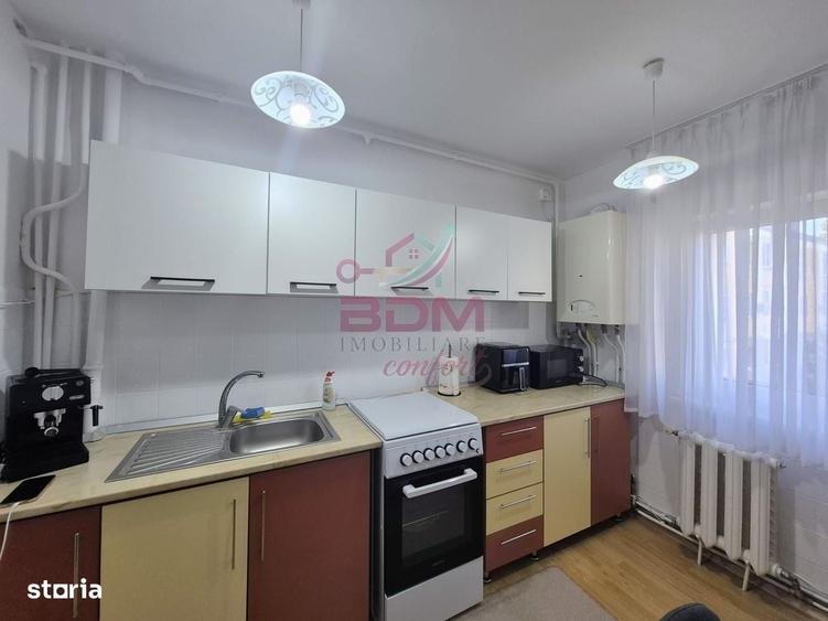Apartament cu 3 camere semidecomandat în Central