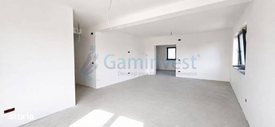 Casă cu 4 camere în Sântandrei