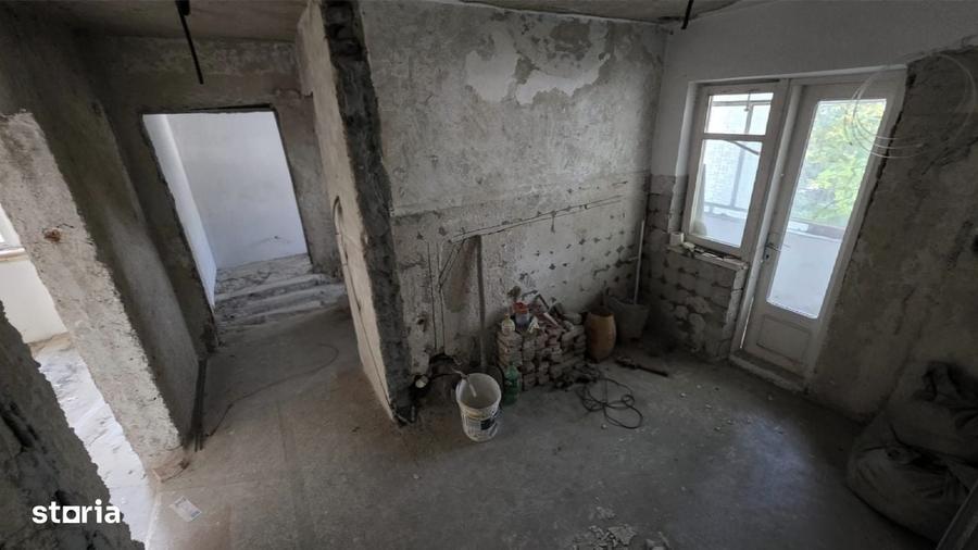 Apartament cu 3 camere decomandat în Central