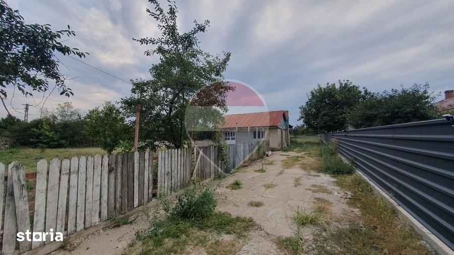 Casă cu 5 camere cu Teren 2790 Mp în Dumbrăveni