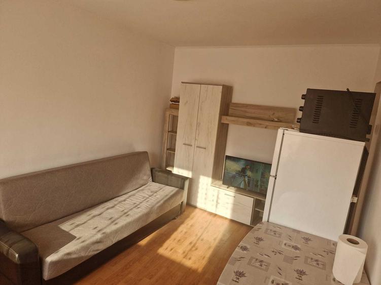 Apartament cu 2 camere decomandat în Exterior Vest