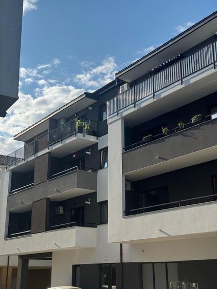 Apartament cu 2 camere decomandat în Giroc