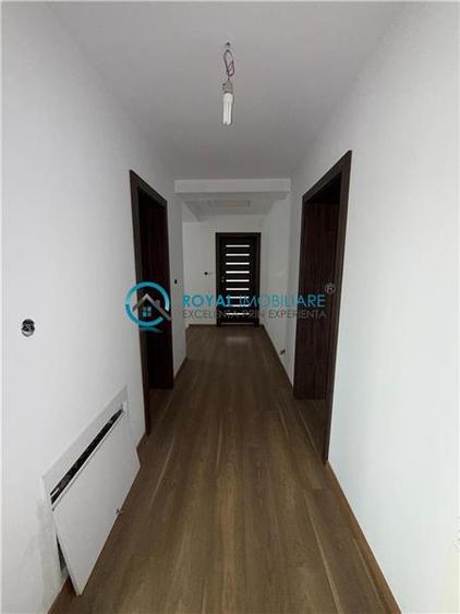 Casă individuală cu 4 camere cu Canalizare în Bucov