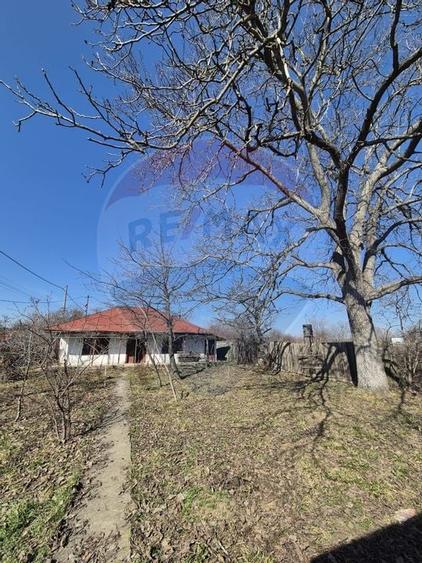 Casa cu teren 627 mp - 1