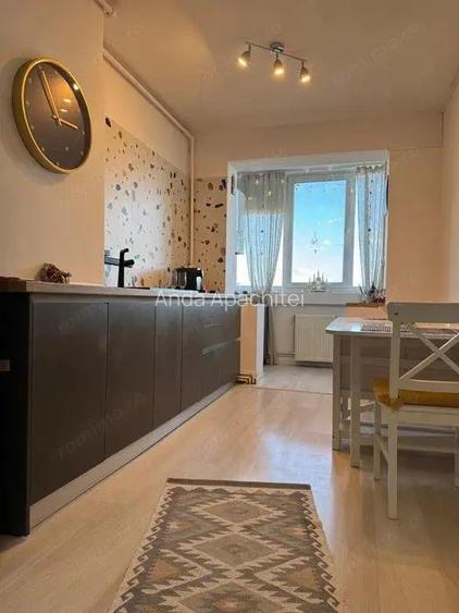 Apartament 2 camere, semidecomandate, zona Garii. Apartament 2 camere, semidecomandate, zona Garii.