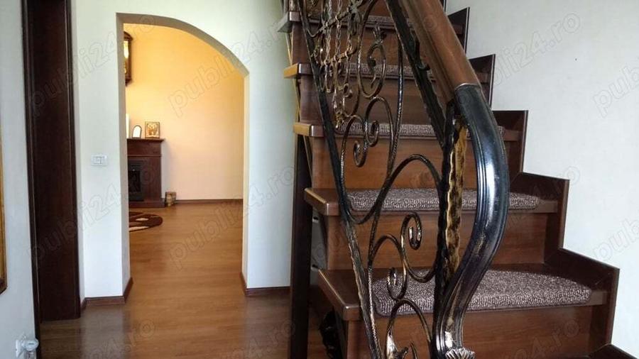 Vand CASA in or.Buhusi,jud.Bacau ,STR,Libertatii,Nr,159,suprafata construita 220mp,DS+P+E - 6