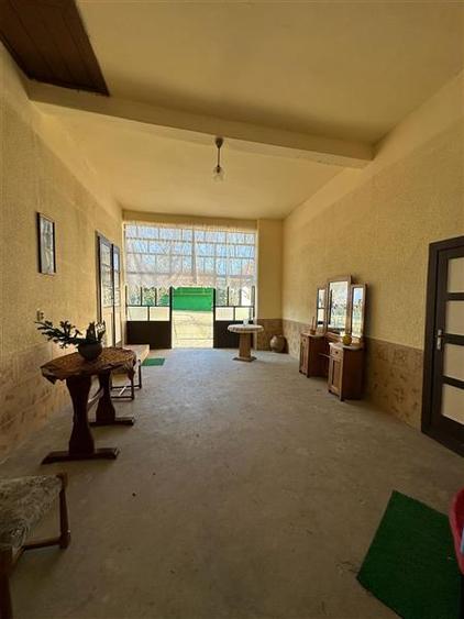 Casa Solida, pentru Familie extinsa,  cu Gradina si Teren, Doclin - 12