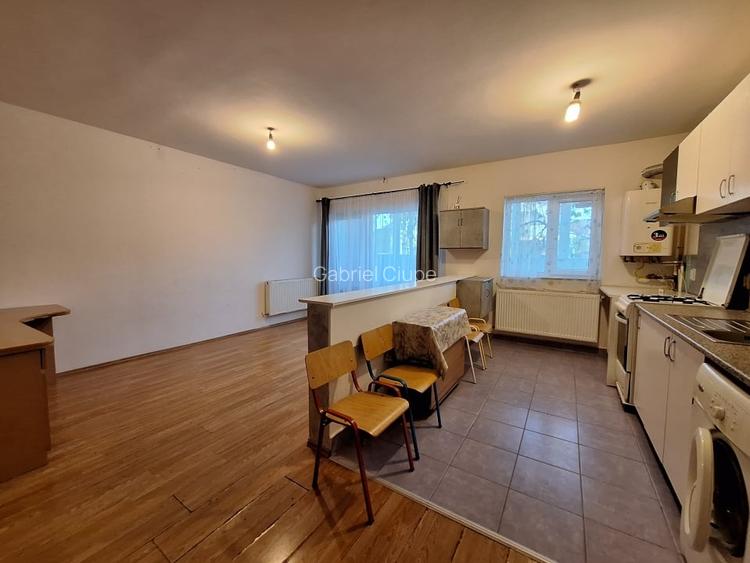 Apartament cu 2 camere, 56 mp, balcon, zona Cetatii