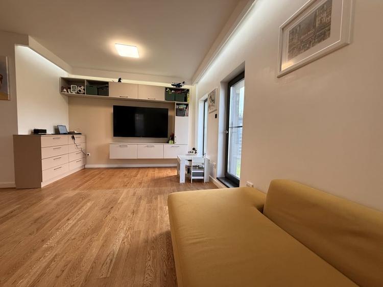 Apartatament cu Gradina, 53 + 110 MP, parcare si 2 anexe, Borhanci - 1