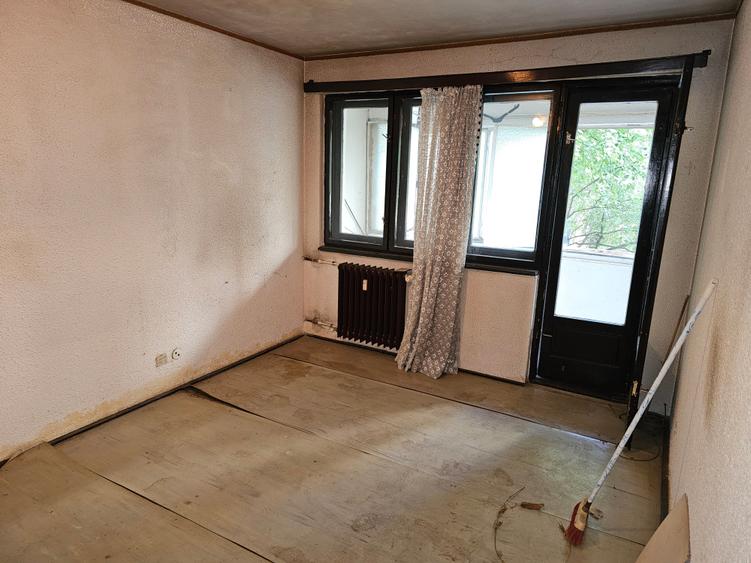 Apartament cu 3 camere decomandat în Militari