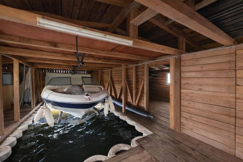 Snagov refugiu exclusivist pe malul lacului, proprietate rara - 5