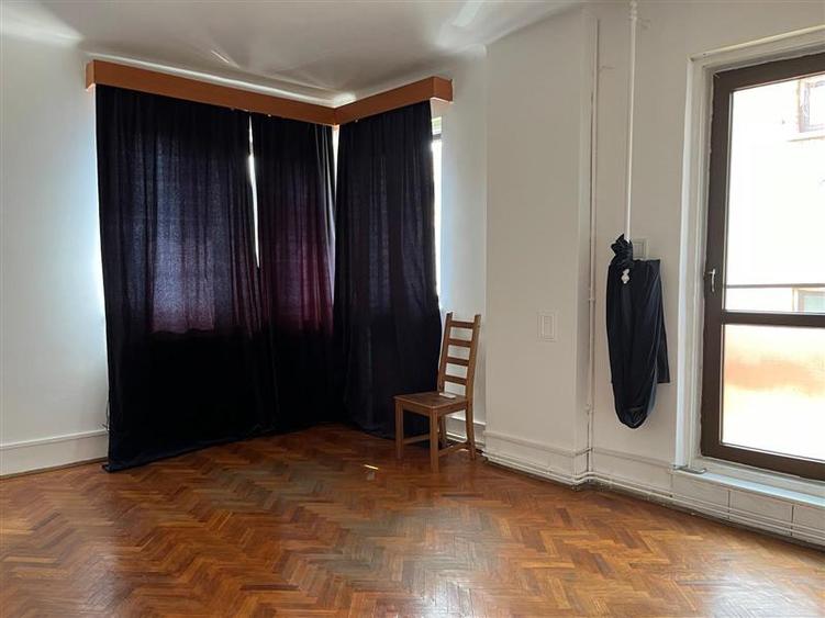 Casa situata ultracentral, pretabila pentru sediu de firma clinica stomatologica - 1