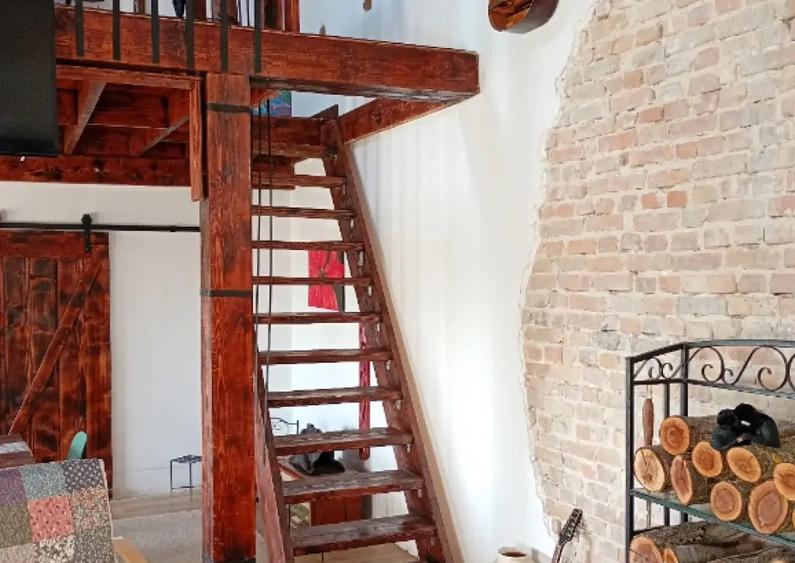 Domeniu cu case ?i 2,4 hectare intravilan. Casian - 6