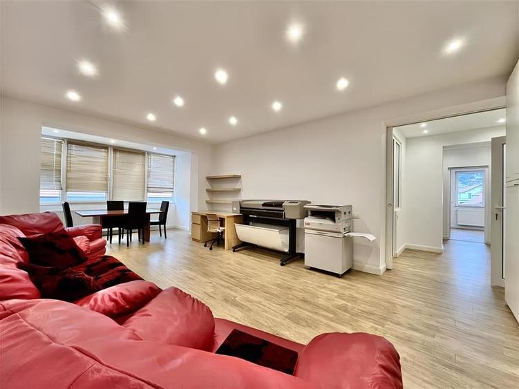 Apartament Decomandat Central cu 3 Camere potrivit unei S.C. - 1