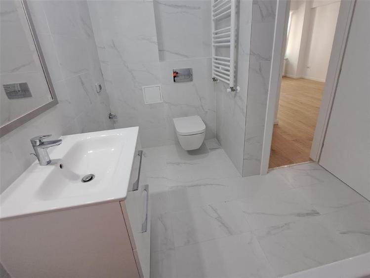 INTABULAT! Mutare imediata! Ap. o camera decomandat Central - 45mp - 4