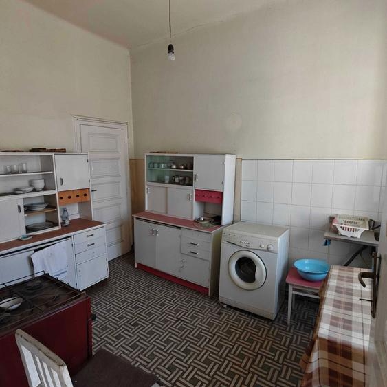 Casa individuala ultracentrala, teren 380 mp ideala pentru renovare si investitie - 5