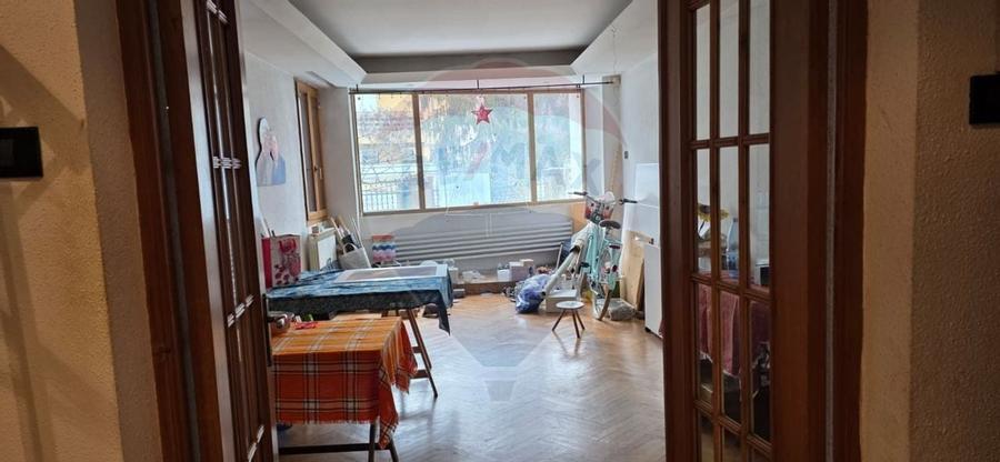 Casa interbelica de vanzare, cu personalitate si potential remarcabil - 7