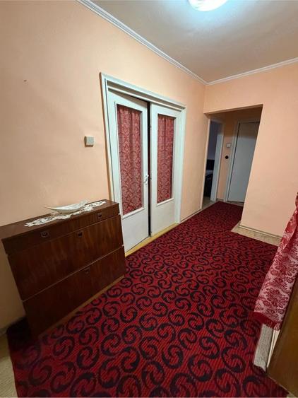 Vand apartam 3 cam. zona Rogerius - 8