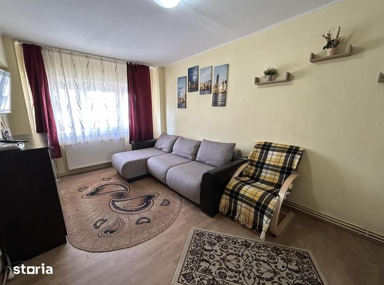 Garsonieră decomandată în Central