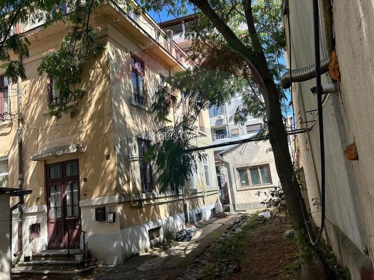 Casa / Vila cu 6 camere de vanzare in zona Dacia